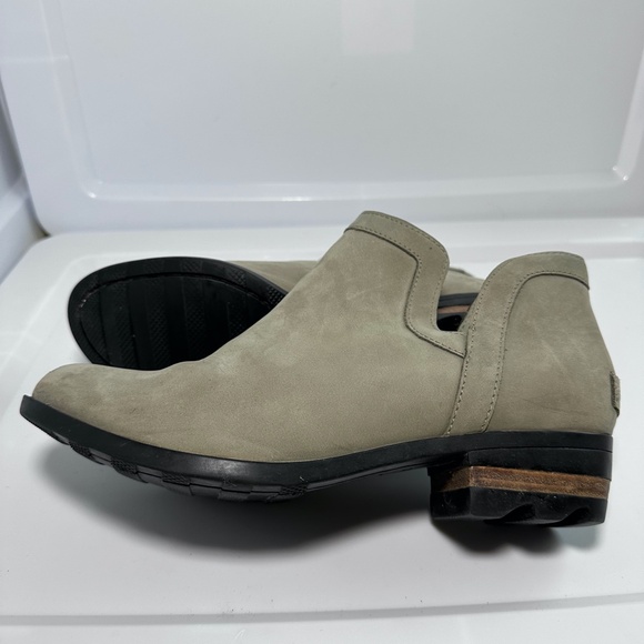 SOREL Women Lolla Cut Out Bootie Oatmeal Tan Taupe Ankle Outdoor Leather 9.5 - Picture 1 of 8